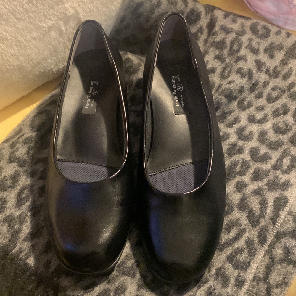 Furio Valentino black shoes made in Italy size 24.5 EEEE which is 8.5 NWOT